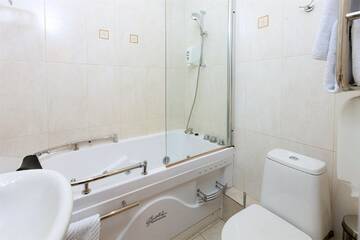 Фото номера Полулюкс с джакузи Гостиница Экотель Богородск г. Ногинск 4